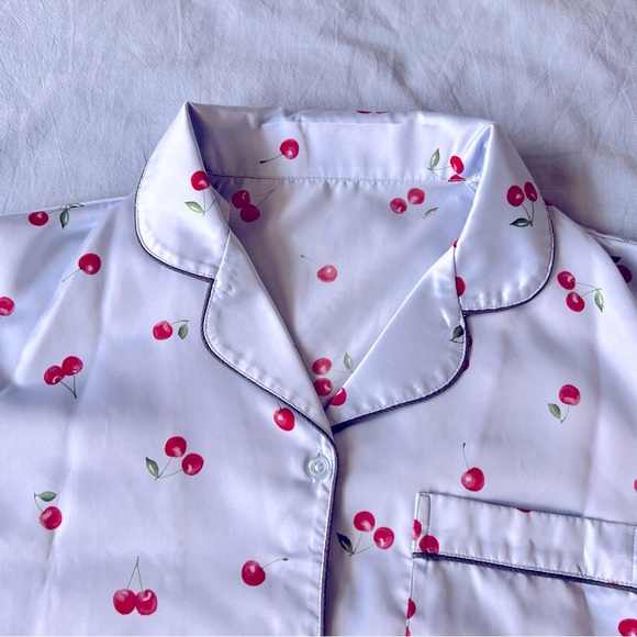 Uniqlo sister brand GU - lounge wear pajama set, light blue with cherries - Picture 5 of 7